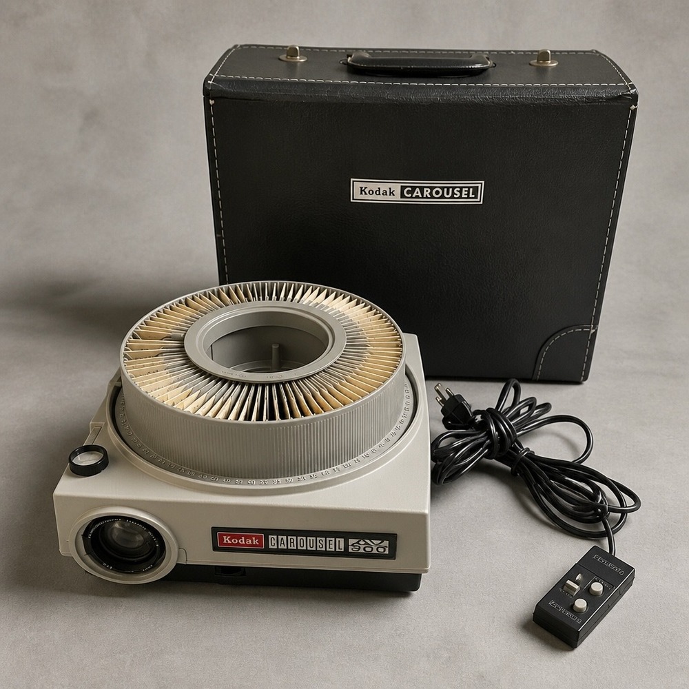 Vintage Kodak Carousel AV 900 Slide Projector with Case Tray Remote Vintage Tech